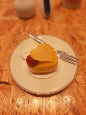 Mango Love at Pâtisserie Ludwig - Am Stadtgarten in Karlsruhe