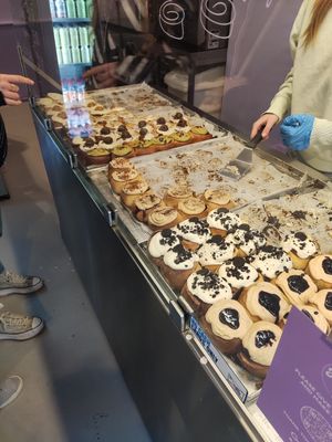 Cinnamon rolls at Have A Roll in Ghent