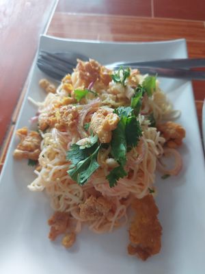 White noodle salad at Cherry Burmese in Chiang Mai