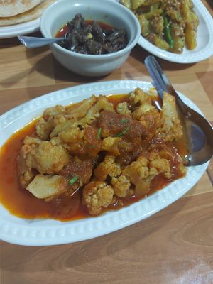 Cauliflower curry at Cherry Burmese in Chiang Mai
