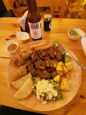 Picada personal 🤤 at La Oveja Arisca in Manizales