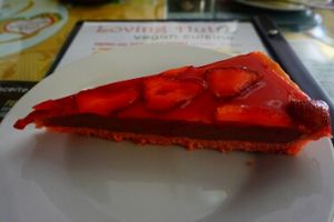 Strawberry Cheesecake, muy rico at Loving Hut - Titikaka in Puno
