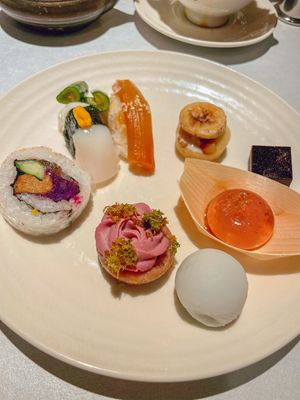 All incredibly delicious (especially the red bean square 🤤)  at Fruitful Food 果然匯 in Taipei