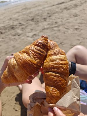  at Doux-Amer Café in Valencia