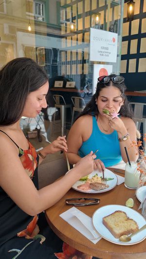  at Doux-Amer Café in Valencia