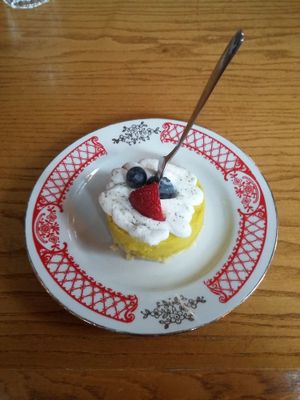 Lemon raw "cheese"cake at F-hoone in Tallinn