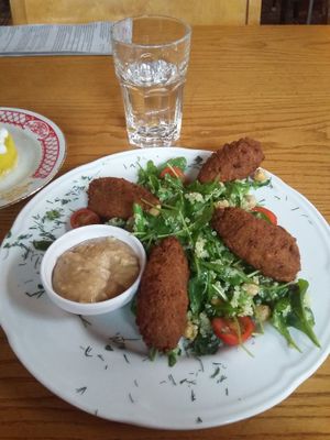 Falafels with quinoa salad at F-hoone in Tallinn