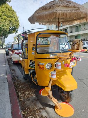 Electric Rickshaw at Cafablanca - Pop-up in Long Beach