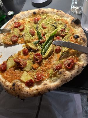 “Pizza vegano"  at Palazzo Petrucci Pizzeria in Naples