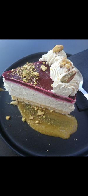 Raspberry-pistaccio cake at Bakery Giusy in Gran Canaria