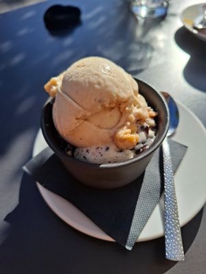 Kinder Bueno und Stracciatella at Bakery Giusy in Gran Canaria