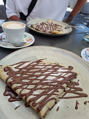 Crepe mit selbstgemachter Nuss-Nougat-Creme und das gleiche nochmal aber glutenfrei 😋😋😋 at Bakery Giusy in Gran Canaria