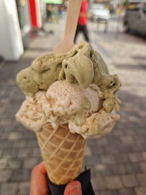 Medium ice cream with kinder bueno and pistaccio at Bakery Giusy in Gran Canaria