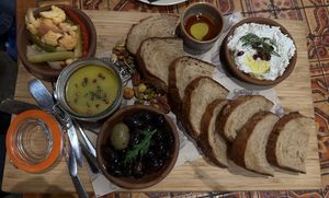 Vegan sharing board  at Uraidla Hotel in Uraidla