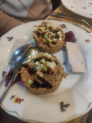 Tartare con formaggio e crema di cipolle rosse at La Sidreria in Milan
