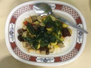 Delicious Chinese dishes at Sutunthip Vegetarian Food in Bangkok