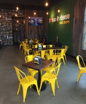  at I Heart Mac & Cheese in Woodbury