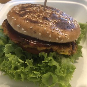 Vegan Burger   at hotwheel Catering in Roetgen