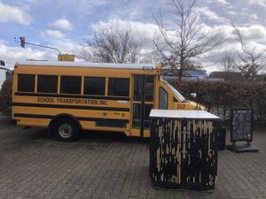 Sitzgelegenheiten im Bus  at hotwheel Catering in Roetgen