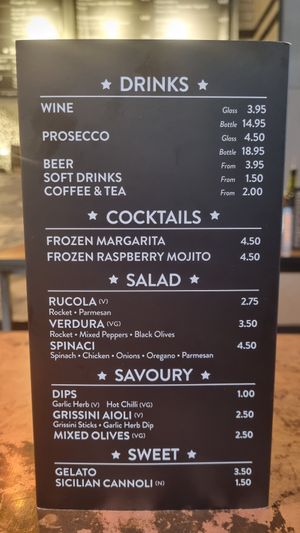 Getränke/Salat (1x vegane option) at Pizza Union in London