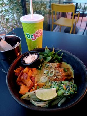 Crispy Tofu Warm Bowl at Dr Juice in Mosta