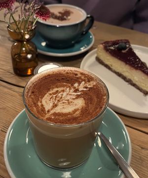 Dirty Chai Latte mit Hafermilch😄 at Koffie Kliek in Oldenburg