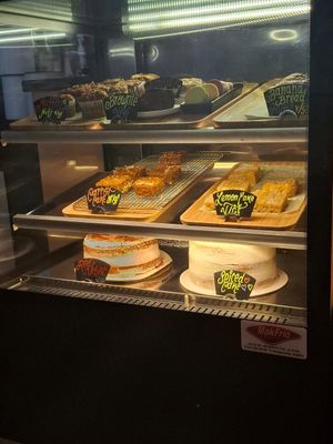 Vegan dessert at Organic Bodega Cafe in Oranjestad