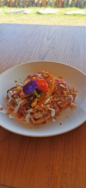 French Toast with Banana Brulee at Nadi Farm Cafe in Tabanan