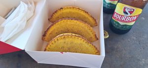 Délicieux, bonne adresse 😀 at Empanadas Mikou in Saint-pierre