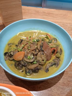 Vegan laksa at The Roti Shop in Mandaluyong