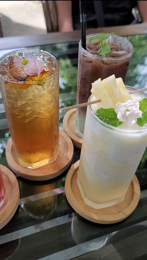 Summer at Fleur, Mint Cocoa with Oatmilk, Pineapple Smoothie at Fleur in Chiang Mai