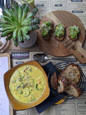 seasonal tom yam soup and avocado stulle at Ambach in Idstein