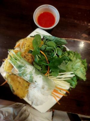 Vietnamese pancake at Met Vietnamese Restaurant in Hanoi