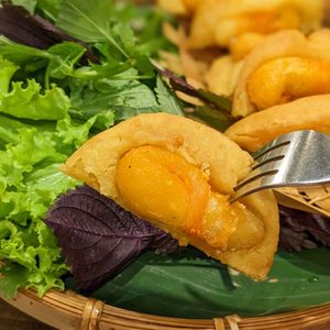 Vegan Banh Tom HoTay at Met Vietnamese Restaurant in Hanoi