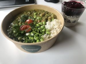 Warme Bowl. Auch in Wiederverwendbarer Verpackung möglich .  at Kaspar Schmauser in Furth