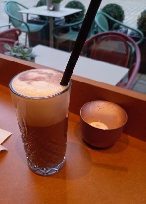 Heiße Schokolade at Kaspar Schmauser in Furth