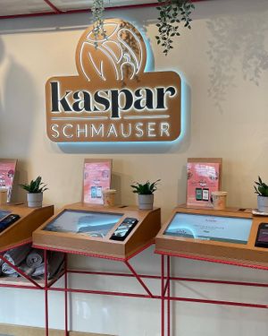 Informieren und Bestellen per Touch Screen   at Kaspar Schmauser in Furth