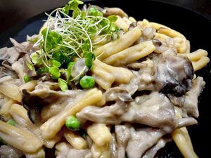 Maitake alfredo at Union City Farm in Prospect