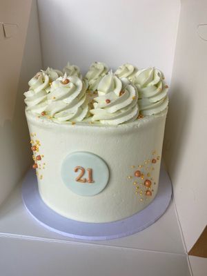 Elderflower and Lemon Birthday Cake at Purely Scrumptious in Portsmouth