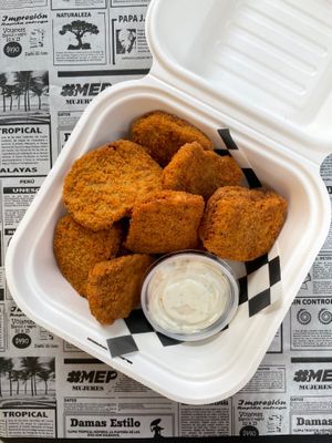 Not Chicken Nuggets: 10 nuggets con veganesa de ciboulette o salsa bbq at Vegan Clan in San Vicente De Tagua Tagua
