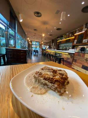 Lasagna fatta in casa con ragù di lenticchie, besciamella vegetale e pasta di semola senza uova (VEGANA) at Pitoto Grill Pub in Paratico