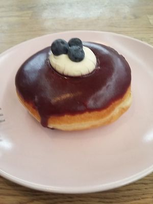 Much-needed treat after a long walk at Sammy's Berliner Donuts in Berlin