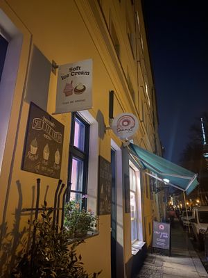   at Sammy's Berliner Donuts in Berlin