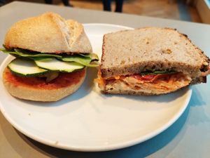 left: 'Mediterranes-Stadtweck' with tomato cream and zucchini (4.20); right: 'Hummus Stulle' with baked vegetables, carrots, apricot jam (4.60) (my favorite) at Zeit für Brot in Frankfurt