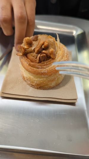 Cruffin! at Buddy Buddy in Paris