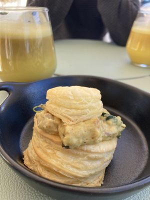 Entrada com alheira  at Oásis da Lagoa in Vila Nova De Santo Andre