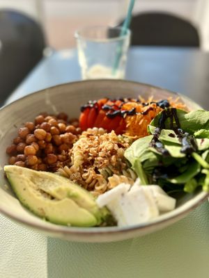 Buddha bowl  at Oásis da Lagoa in Vila Nova De Santo Andre