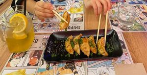 Ice tea con limón y gyozas veganas at Ramen Shifu - Triana in Gran Canaria