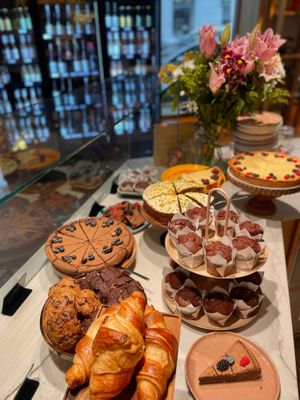 Sweets Theke at Café "das Goldstück" in Vienna