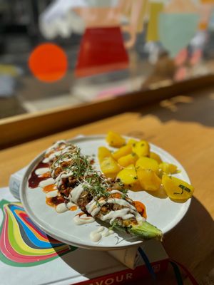 Gefüllte Zucchini (vegan) at Café "das Goldstück" in Vienna